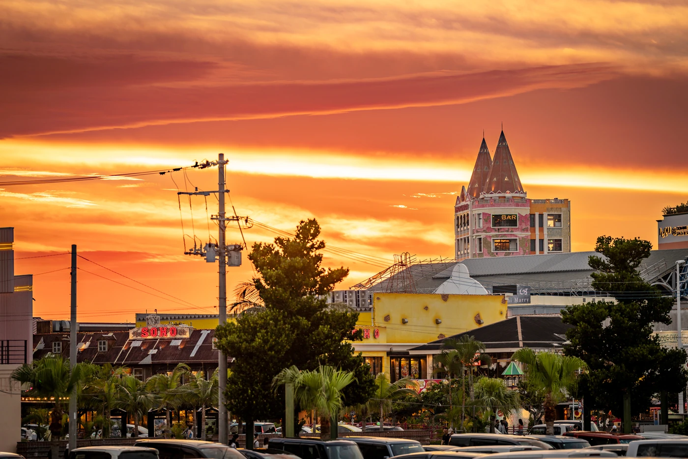 2025년 6월 7일 오키나와 날씨 아메리칸 빌리지 데포 아일랜드의 노을