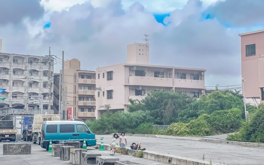 2025년 6월 13일 오키나와 날씨 공항 근처 아이들