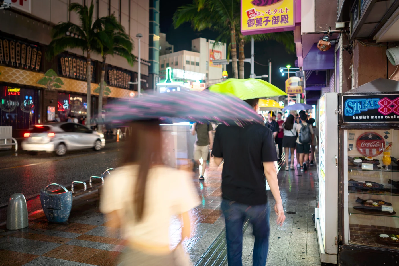 2025年7月5日 沖縄の天気 国際通りに降るにわか雨