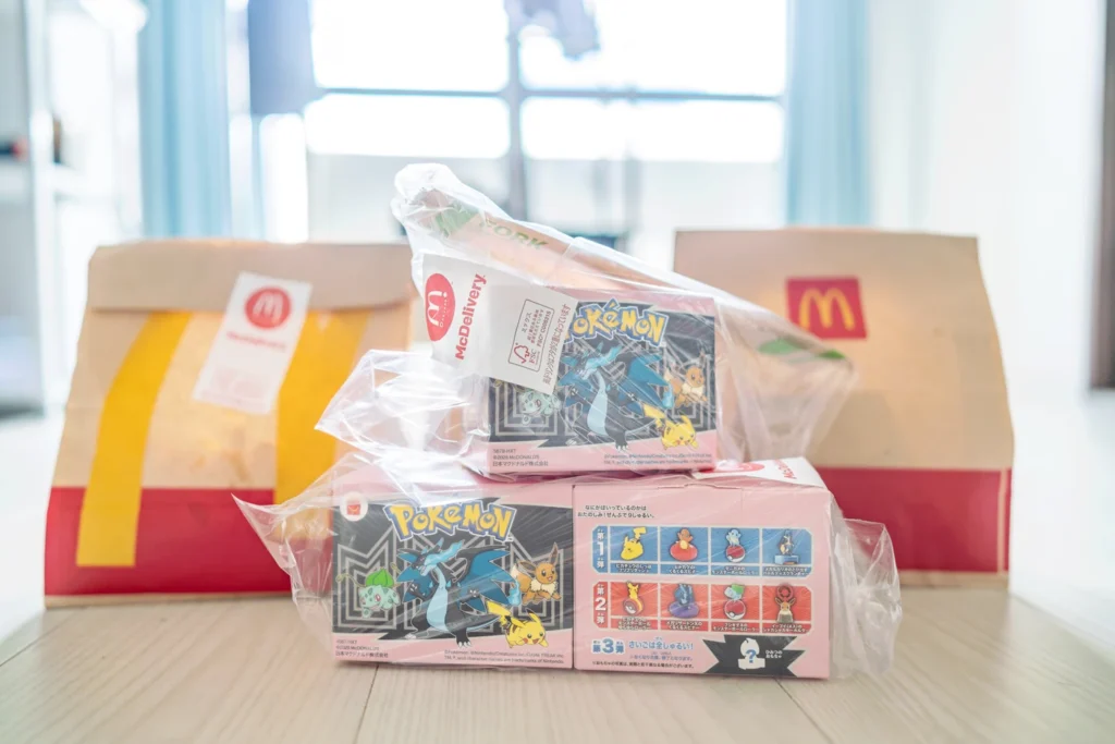 The appearance of receiving a Pokémon toy from a McDonald's Happy Meal in Japan.