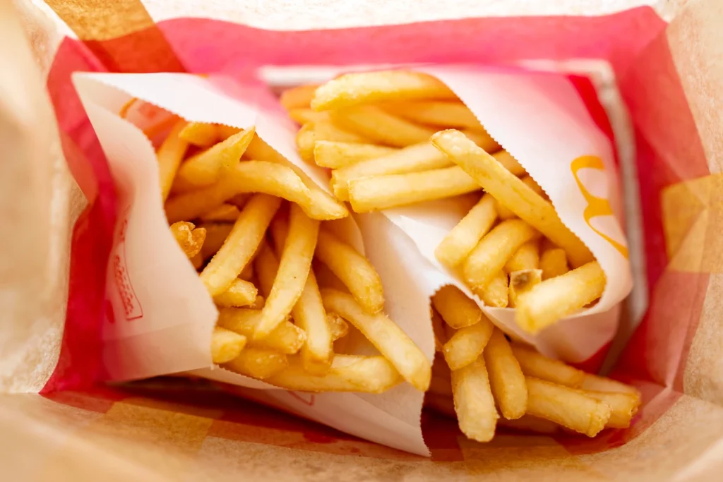 The appearance of three Pokémon toys from the McDonald's Japan Happy Meal French fries set.