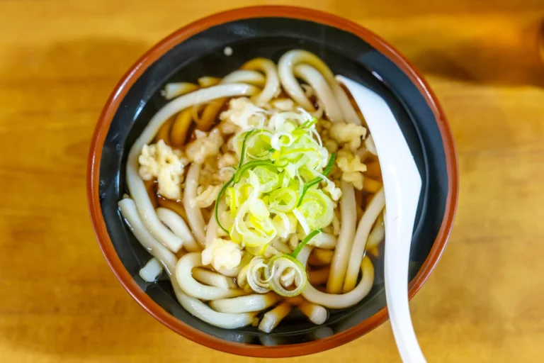 The Sanukiya restaurant in Okinawa offers a refreshing bowl of kake udon with an impressive broth.