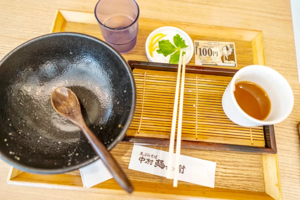 오키나와 맛집 생소바 나카무라 돈카츠 덮밥과 자루소바를 다 먹은 모습