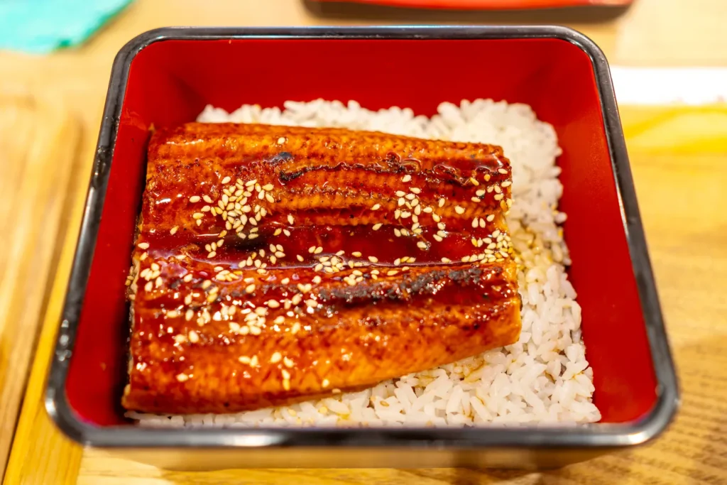오키나와 맛집 나마소바 나카무라 장어 덮밥 내부의 모습