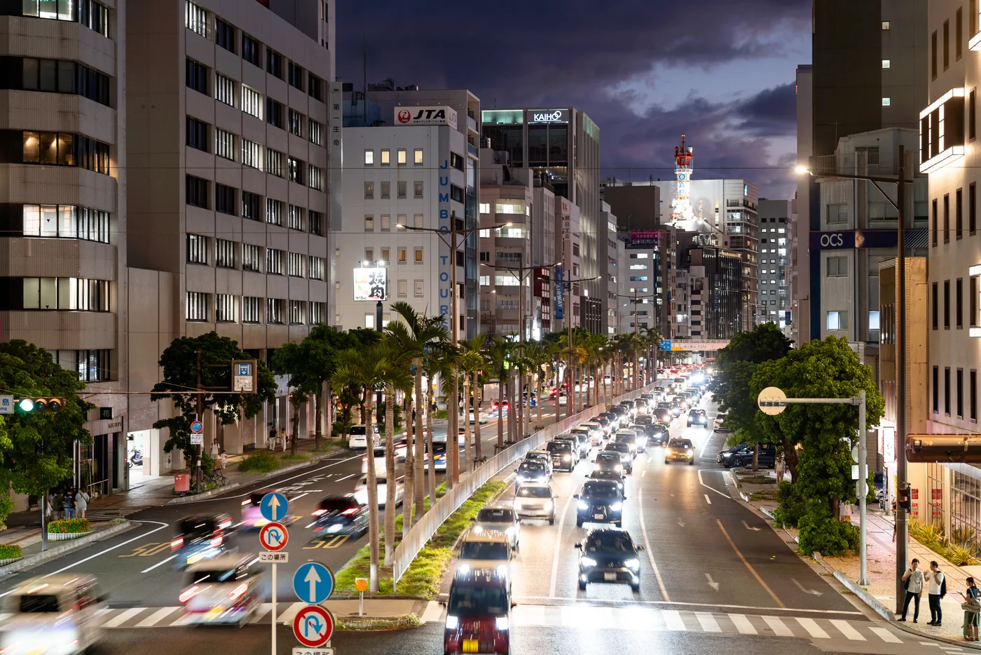 沖繩58號公路上的日落