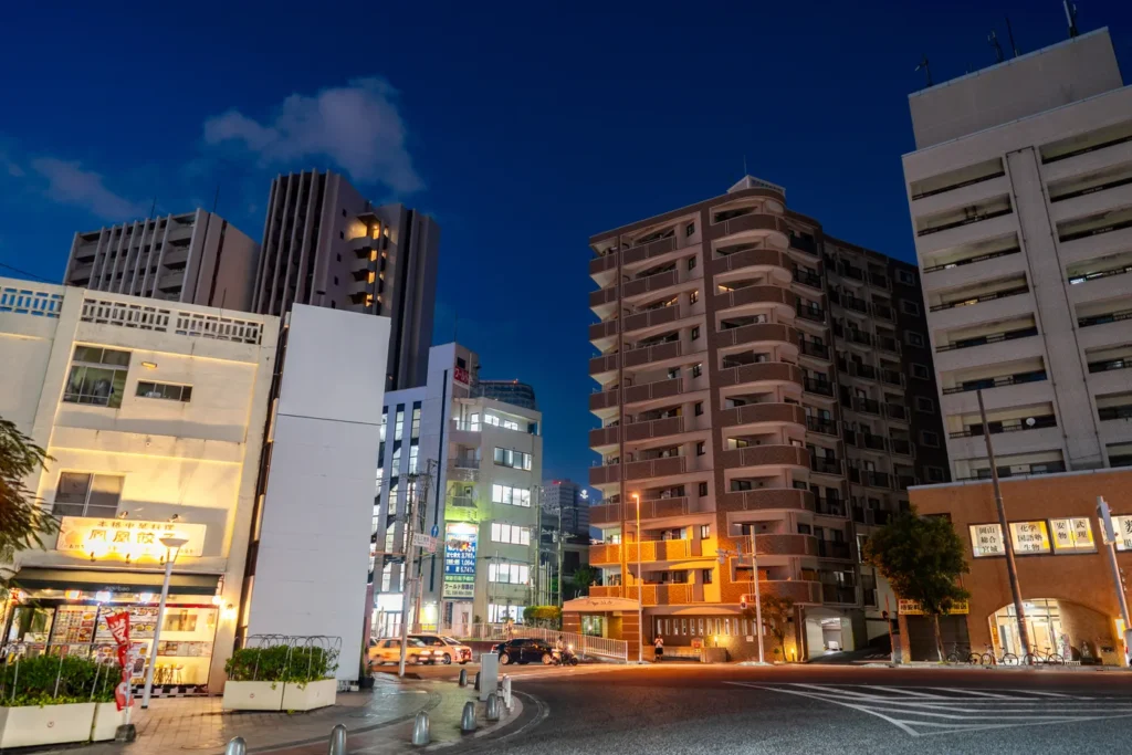 夜間安里街的樣貌
